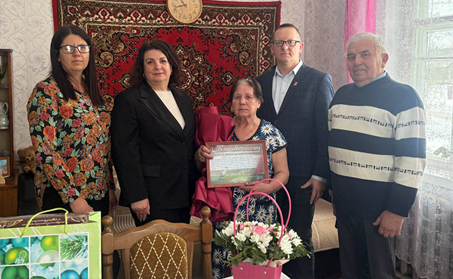 С 85-летием поздравили ветерана Островецкой райветстанции
